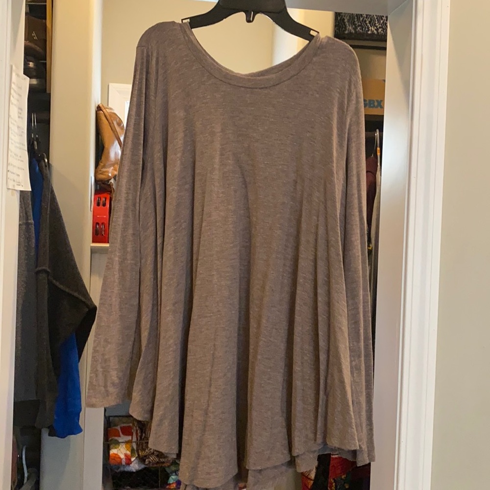 Taupe anybody flowy top